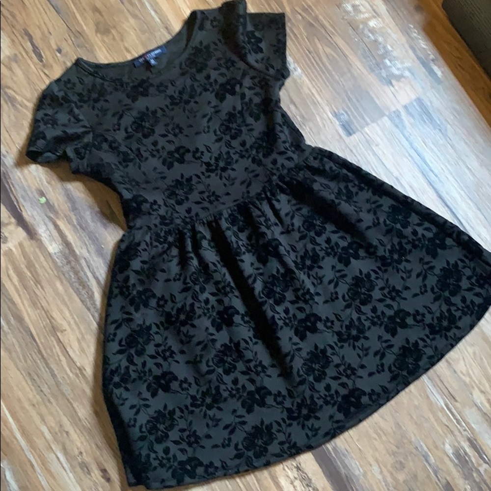 One Clothing Velvet Patterned Floral Dress - Picture 2 of 5